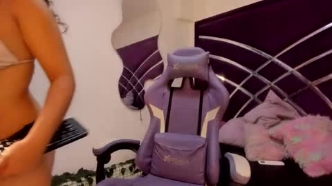 Snapshot of jade_ht chatting on April 2026 12:32:01 PM jade_ht online show from April 2026 12:32:01 PM