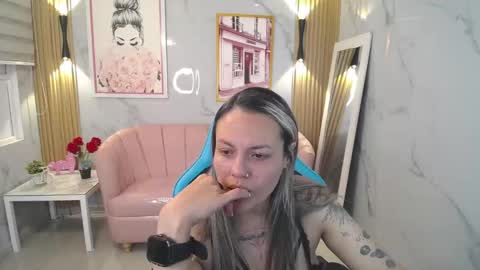 Snapshot of jade_jones_a chatting on October 2025 03:07:02 AM Jade online show from October 2025 03:07:02 AM