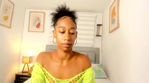 Snapshot of jade_obi chatting on December 2024 03:58:01 PM Jade smile online show from December 2024 03:58:01 PM