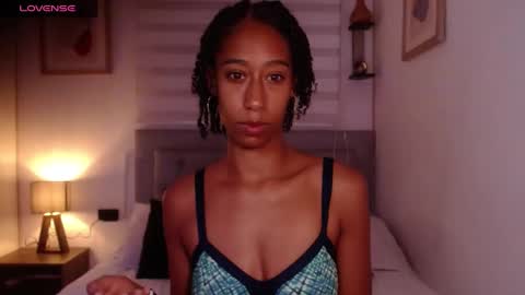 Snapshot of jade_obi chatting on February 2025 02:45:01 PM Jade smile online show from February 2025 02:45:01 PM