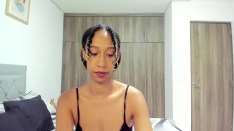 Snapshot of jade_obi chatting on September 2025 02:40:01 PM Jade smile online show from September 2025 02:40:01 PM