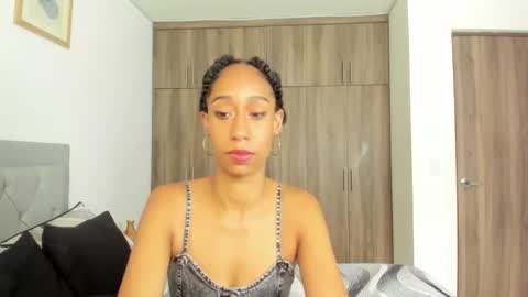 Snapshot of jade_obi chatting on September 2025 04:19:01 PM Jade smile online show from September 2025 04:19:01 PM