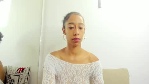 Snapshot of jade_obi chatting on September 2025 04:23:02 PM Jade smile online show from September 2025 04:23:02 PM