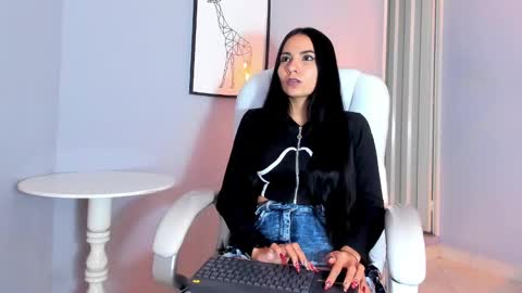 Snapshot of jade_scarllet chatting on December 2024 03:41:01 AM karlla scarlet online show from December 2024 03:41:01 AM