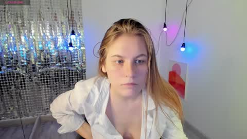 Jade online show from December 2024 01:33:02 PM