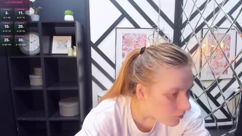 Jade online show from February 2025 12:49:01 AM