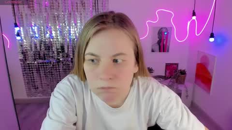 Jade online show from March 2025 04:44:02 PM