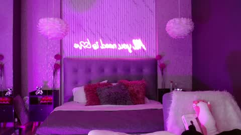 JADE online show from April 2026 09:01:01 PM