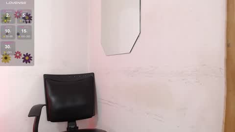 Snapshot of jadeadamsxx chatting on December 2024 11:05:02 PM Jadeadamsxx online show from December 2024 11:05:02 PM