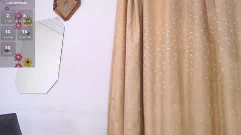 Snapshot of jadeadamsxx chatting on February 2025 05:05:02 PM Jadeadamsxx online show from February 2025 05:05:02 PM