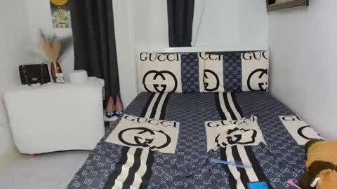 Jadecole and samairra online show from December 2024 09:44:01 AM