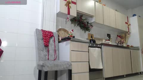 Jade online show from November 2025 09:08:01 PM