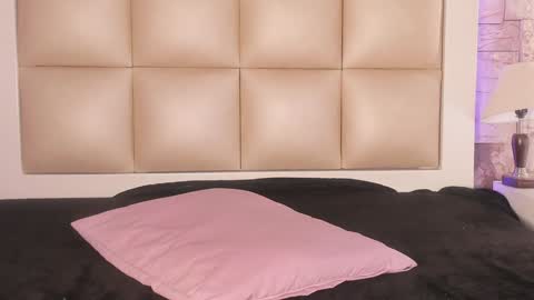 jadeestudios online show from January 2025 07:49:01 PM