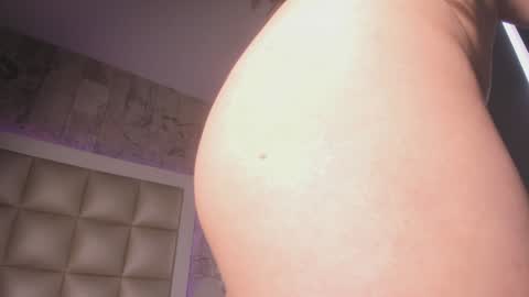 jadeestudios online show from January 2025 01:20:01 PM