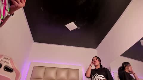 jadeestudios online show from September 2025 12:06:01 PM