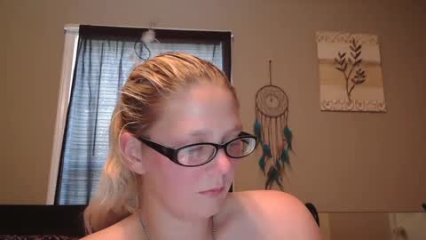 Snapshot of jadeluv chatting on December 2024 05:24:01 PM JadeLuv online show from December 2024 05:24:01 PM