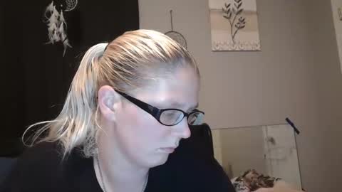 Snapshot of jadeluv chatting on December 2024 01:40:01 AM JadeLuv online show from December 2024 01:40:01 AM