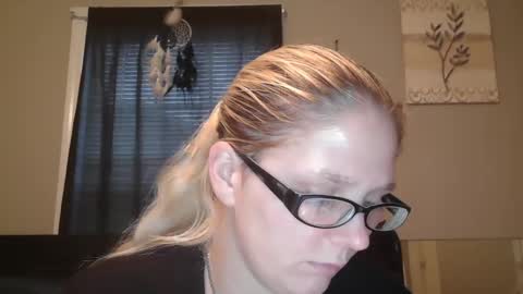 Snapshot of jadeluv chatting on January 2025 05:20:01 PM JadeLuv online show from January 2025 05:20:01 PM