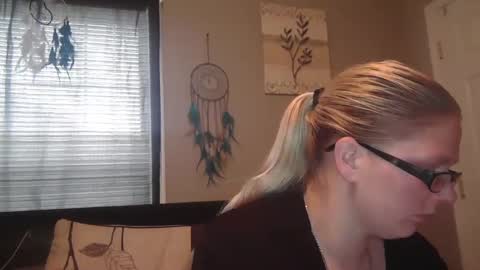 Snapshot of jadeluv chatting on February 2025 05:11:02 PM JadeLuv online show from February 2025 05:11:02 PM