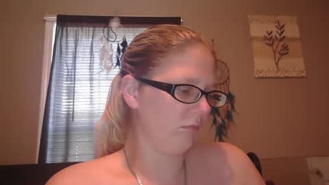 Snapshot of jadeluv chatting on March 2025 05:17:02 PM JadeLuv online show from March 2025 05:17:02 PM