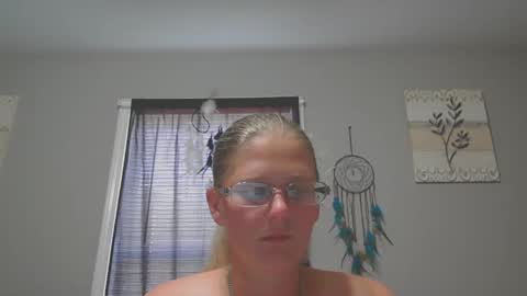 Snapshot of jadeluv chatting on September 2025 06:24:01 PM JadeLuv online show from September 2025 06:24:01 PM