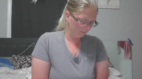 Snapshot of jadeluv chatting on October 2025 01:01:02 AM JadeLuv online show from October 2025 01:01:02 AM