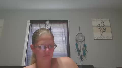 Snapshot of jadeluv chatting on October 2025 04:28:01 PM JadeLuv online show from October 2025 04:28:01 PM