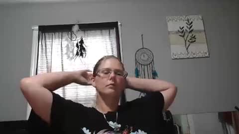 Snapshot of jadeluv chatting on October 2025 04:18:01 PM JadeLuv online show from October 2025 04:18:01 PM