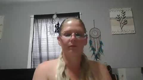 Snapshot of jadeluv chatting on October 2025 06:13:02 PM JadeLuv online show from October 2025 06:13:02 PM