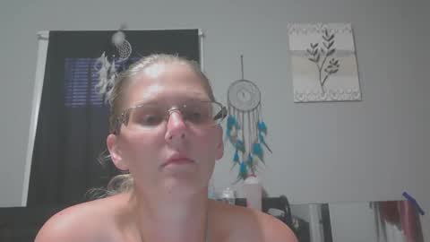 Snapshot of jadeluv chatting on June 2026 01:16:02 AM JadeLuv online show from June 2026 01:16:02 AM