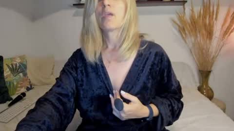 elena online show from June 2026 02:34:02 PM