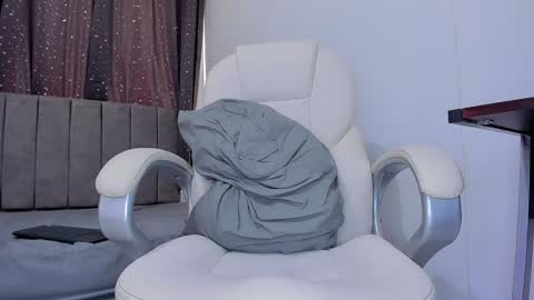 Snapshot of jake_evanss_ chatting on January 2025 04:48:01 PM JAKE online show from January 2025 04:48:01 PM