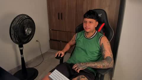 Snapshot of jake_pons chatting on March 2026 11:04:01 PM Jake Pons online show from March 2026 11:04:01 PM