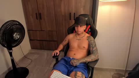 Snapshot of jake_pons chatting on June 2026 10:04:01 AM Jake Pons online show from June 2026 10:04:01 AM