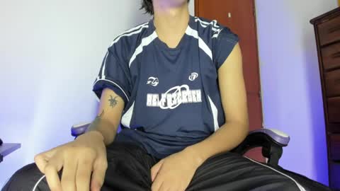 Snapshot of jake_tripp__ chatting on April 2026 01:04:01 AM jake online show from April 2026 01:04:01 AM