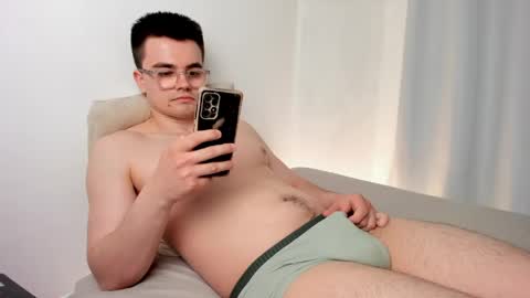 Snapshot of jame_flow chatting on April 2026 06:37:01 PM Hey there Im Jame online show from April 2026 06:37:01 PM