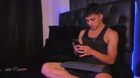 LeonardoInsta LeonardoperezcoPvt open online show from December 2024 02:36:01 AM