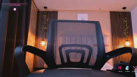 james_adamss_ online show from April 2026 01:17:01 AM