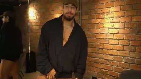 James Axel online show from July 2026 02:46:02 PM