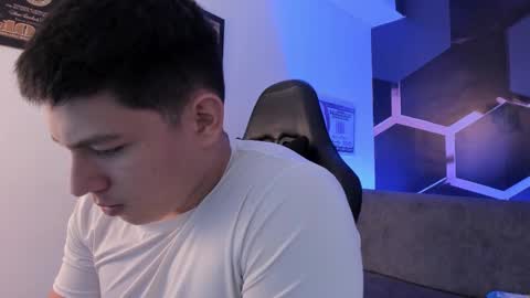 james_cr online show from September 2025 02:59:01 AM