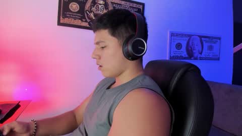 james_cr online show from September 2025 03:11:01 AM