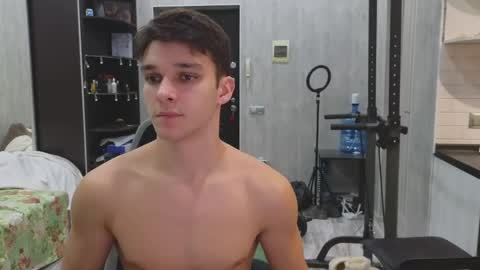 Snapshot of james_friends chatting on April 2026 11:33:02 PM James online show from April 2026 11:33:02 PM