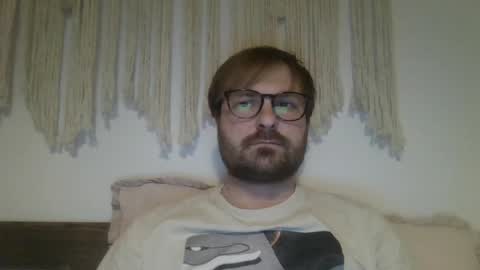 Snapshot of james_heron chatting on January 2025 04:45:01 PM James Heron online show from January 2025 04:45:01 PM