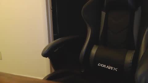 Snapshot of jamesaka1 chatting on November 2025 07:56:01 PM James online show from November 2025 07:56:01 PM