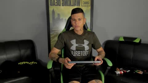 Jamesinked  online show from December 2024 06:44:02 PM