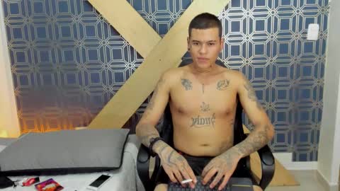 Jamesinked  online show from January 2025 08:18:02 PM