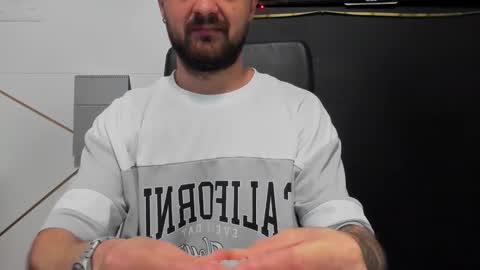 Snapshot of jamesmyersx chatting on March 2026 05:00:02 AM JamesMyers online show from March 2026 05:00:02 AM