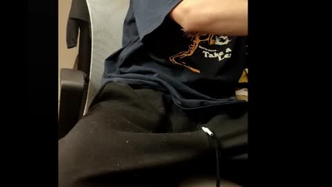 jamessama_0 online show from November 2025 04:11:02 AM