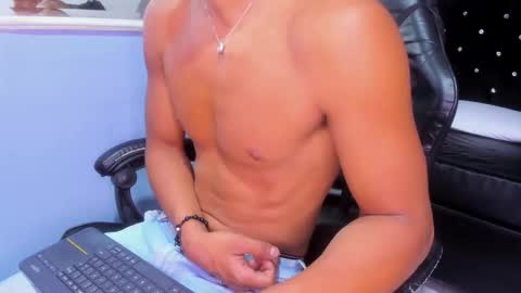 Jamesshott  online show from January 2026 02:47:02 AM