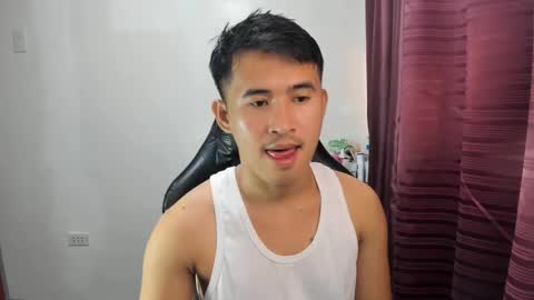 Snapshot of jamesthebigcockxxx chatting on January 2025 11:32:01 PM jamesthebigcockxxx online show from January 2025 11:32:01 PM